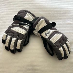 Kombi kids ski gloves. Black, grey and white. Great condition!